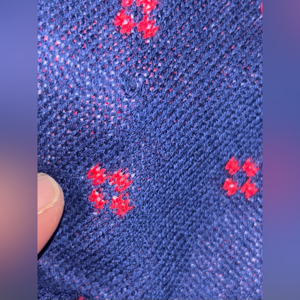 DISNEY Micky Mouse Christmas Knit Sweater!
Size: SM - Picture 7 of 9